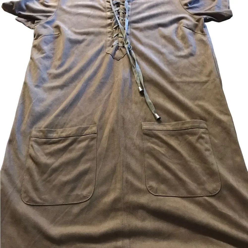 EzraΒ size small lace upβdress shirt sleeved suedes finish seeβpics